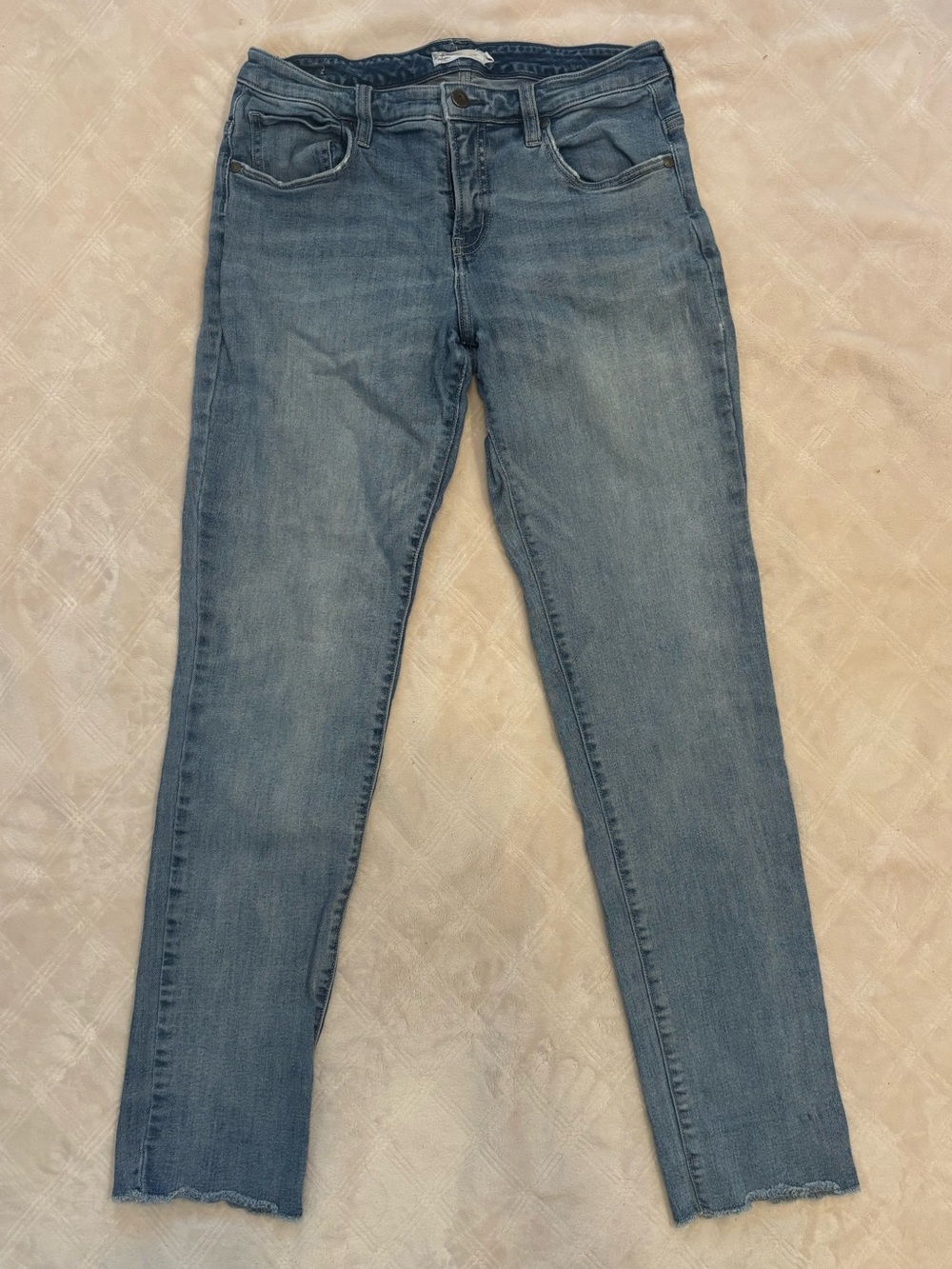 Womenâs Lightwash Slim Jeans